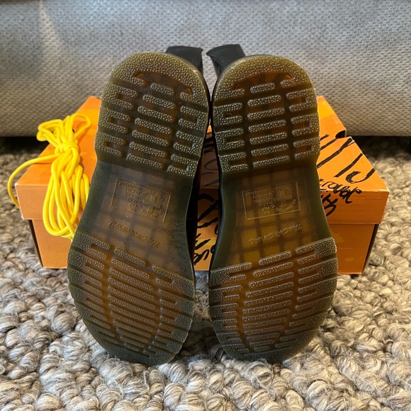 Dr. Martens Black Leather Boots UNISEX - Picture 4 of 7